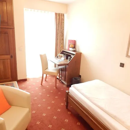 Airport Fashion Hotel