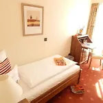Airport Fashion Hotel
