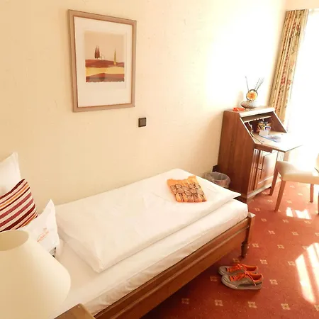 Airport Fashion Hotel