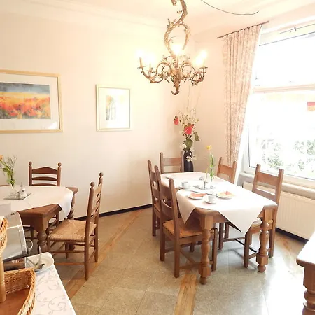 Airport Fashion 3* Ντίσελντορφ