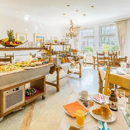 Airport Fashion 3* Ντίσελντορφ