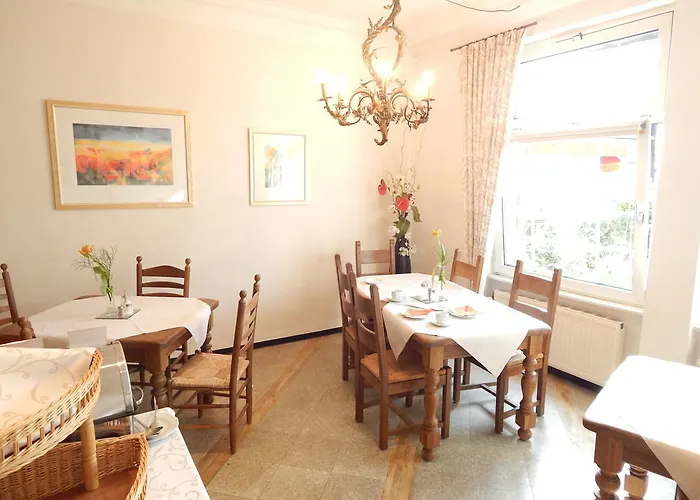 Airport Fashion 3* Düsseldorf